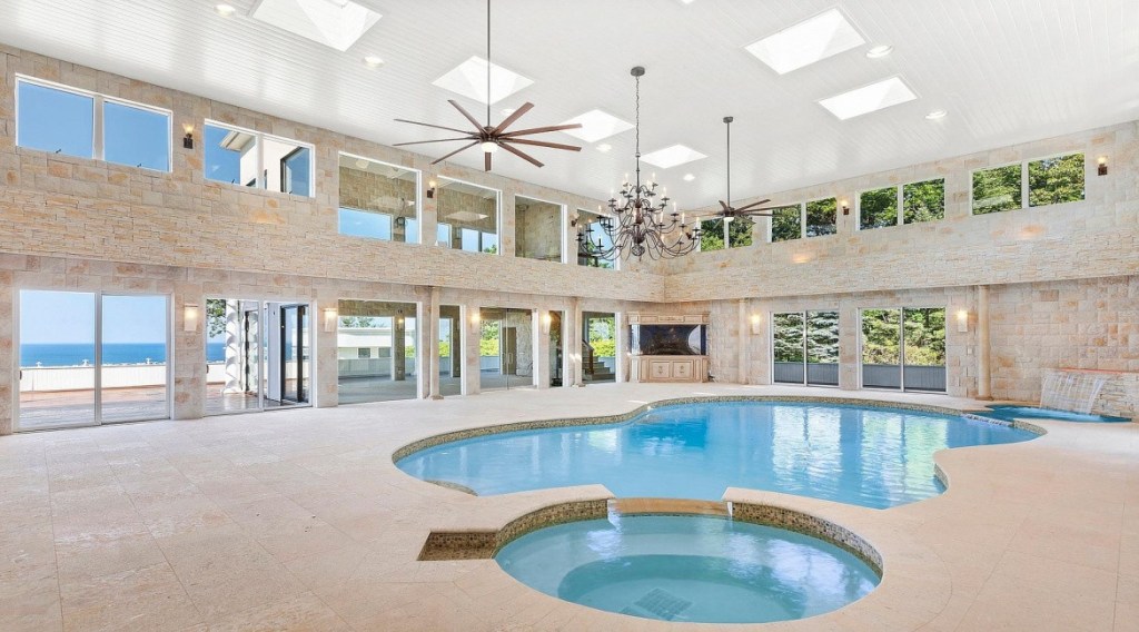 Private villas offer travelers a luxurious retreat, combining the comfort of home with high-end amenities.