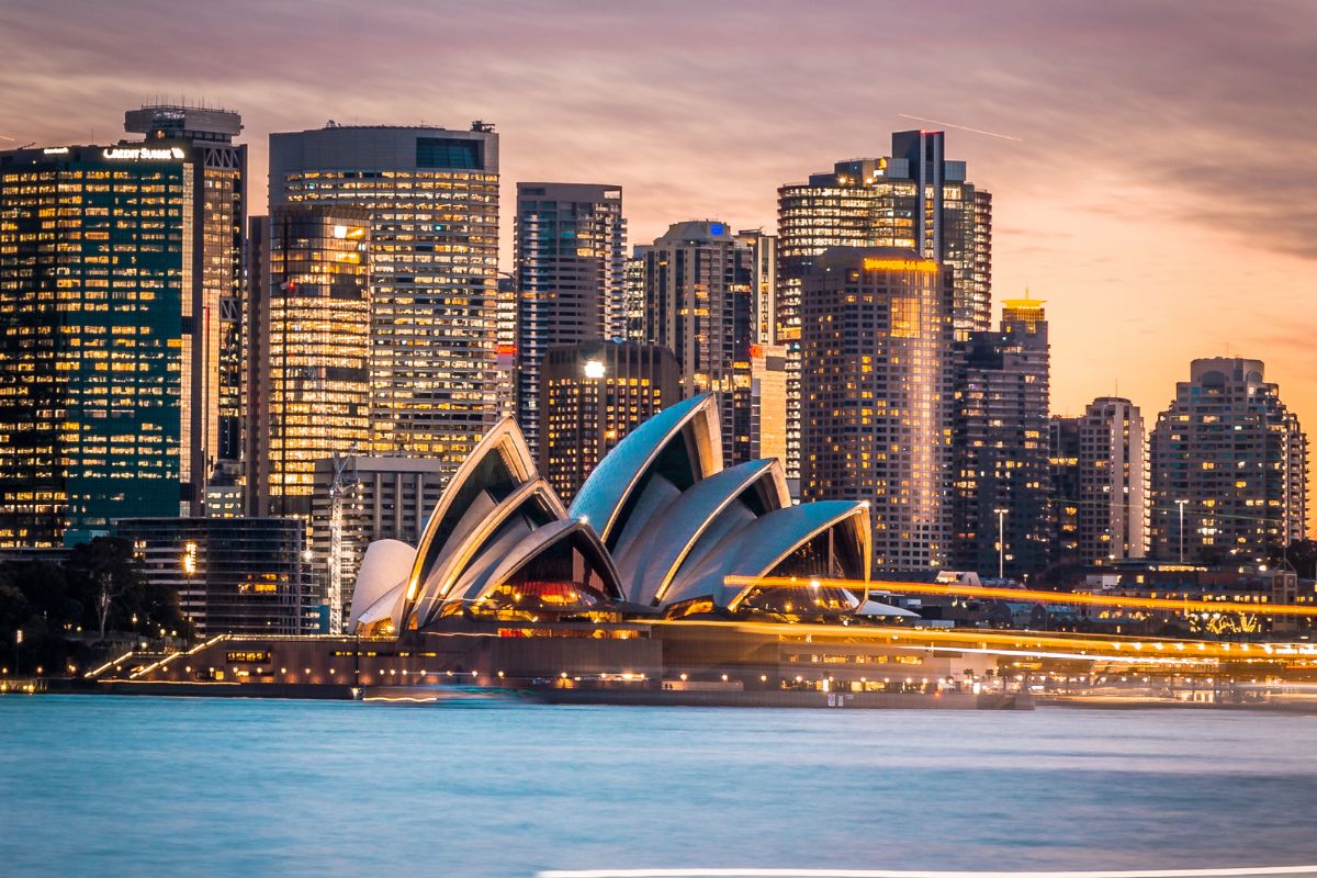 Explore the Great Barrier Reef, Australia’s Outback, & sail along the pristine coast. 