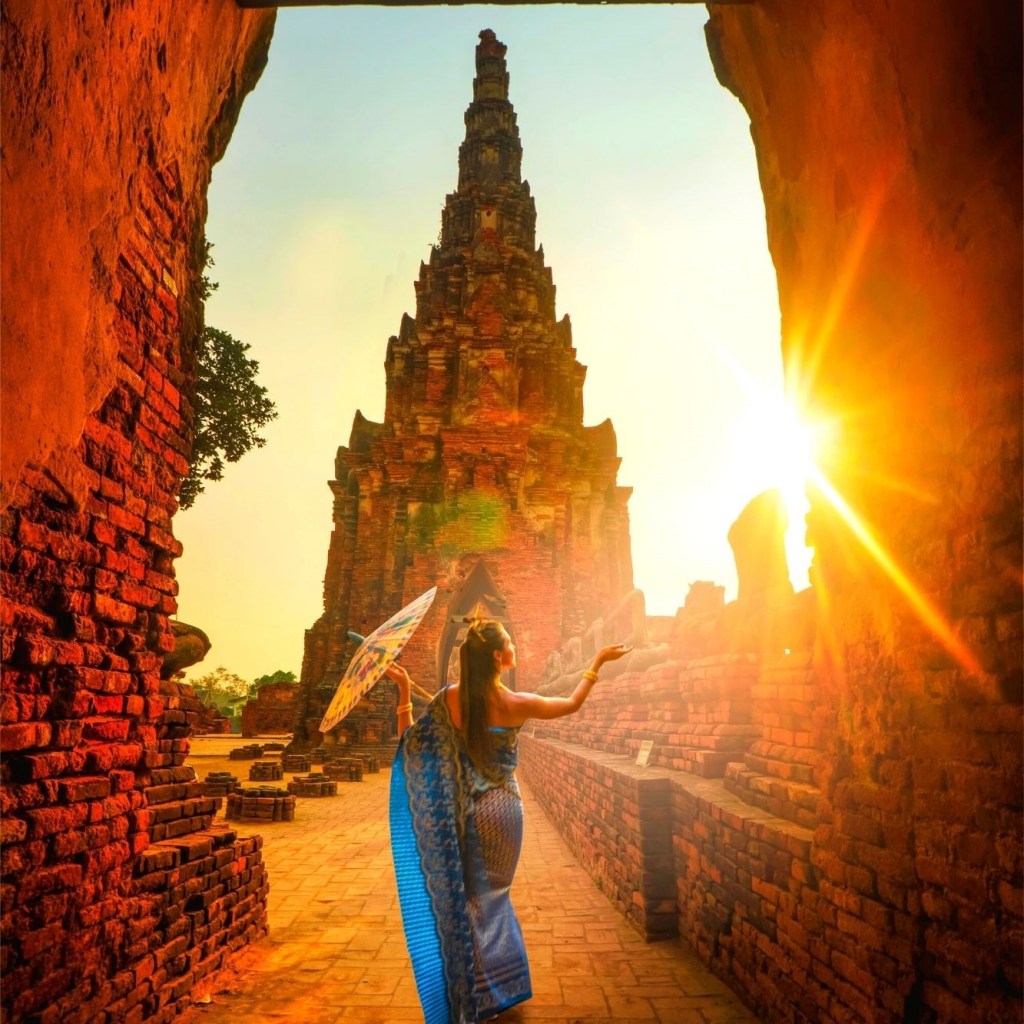 Experience India's culture, cuisine, art, music, and wilderness on this guided luxury tour