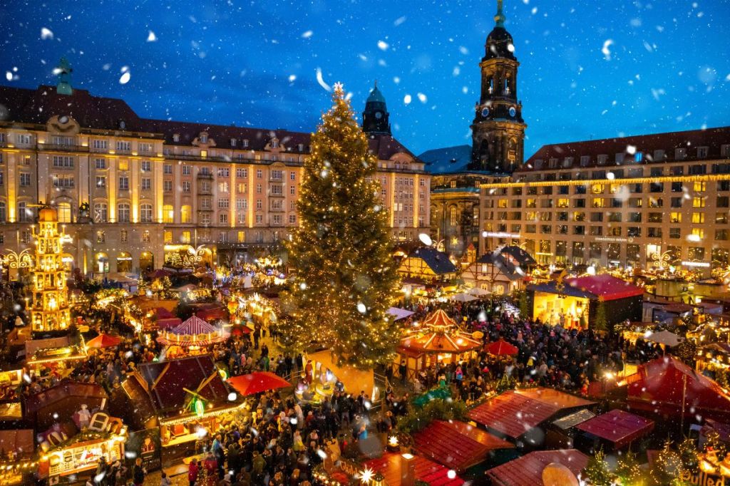 A festive winter cruise along the Danube, with markets, castles, and holiday spirit